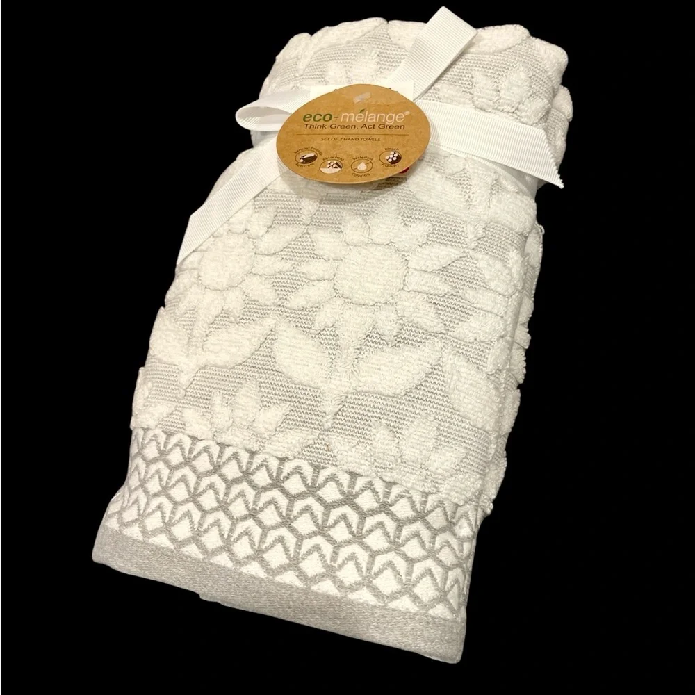 Gray & White Textured Hand Towels🛁